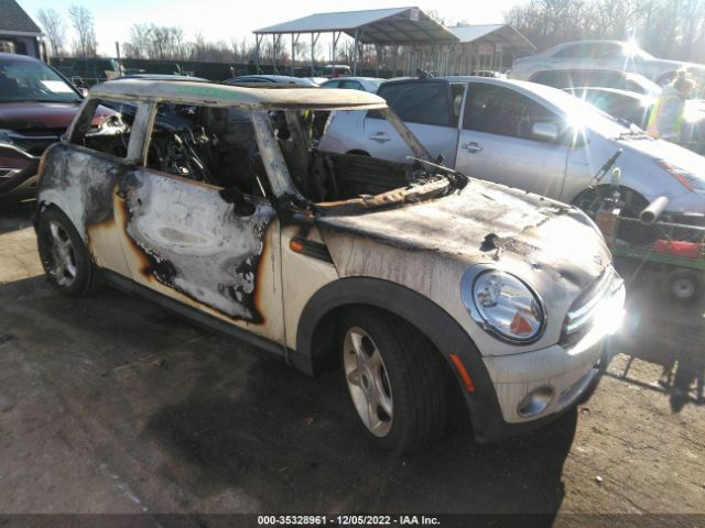 2009 MINI COOPER WMWMF33529TT69184