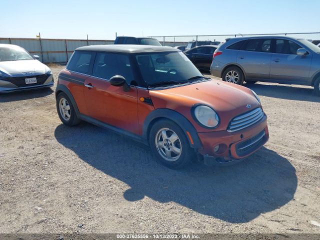 2011 MINI COOPER HARDTOP WMWSU3C56BT098553
