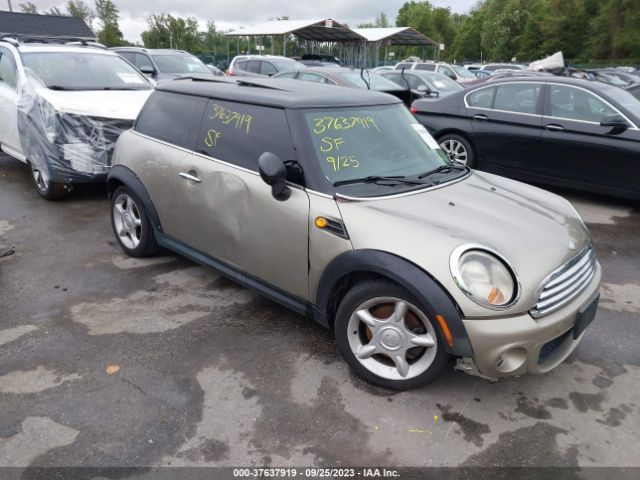 2011 MINI COOPER WMWSU3C57BT093281