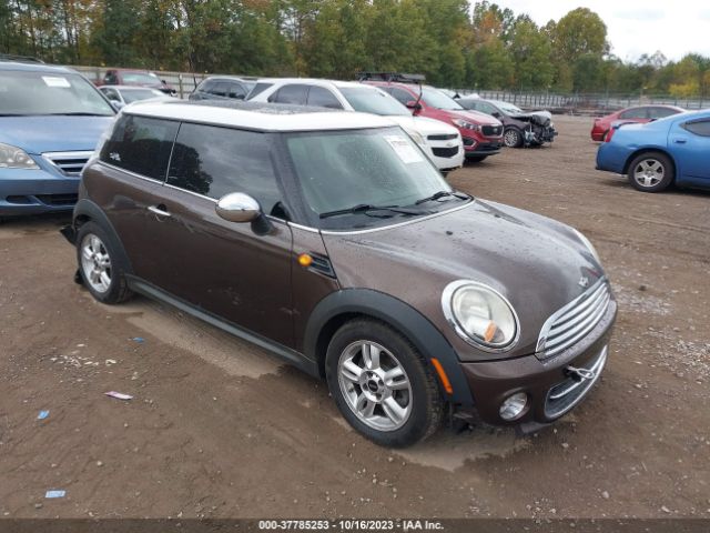 2011 MINI COOPER HARDTOP WMWSU3C57BT092082