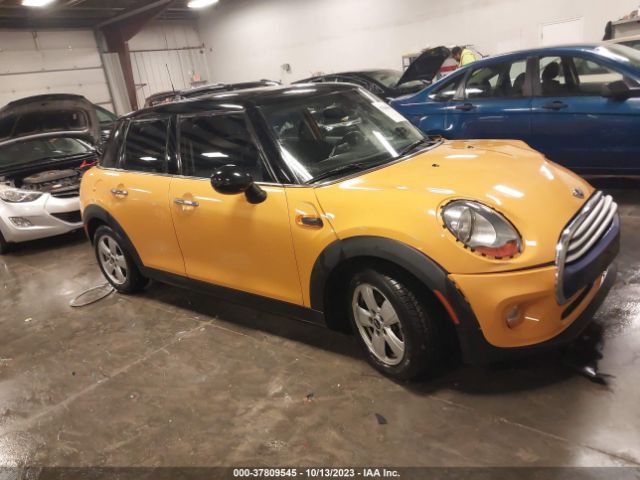 2015 MINI COOPER HARDTOP 4 DOOR WMWXS5C55FT832841