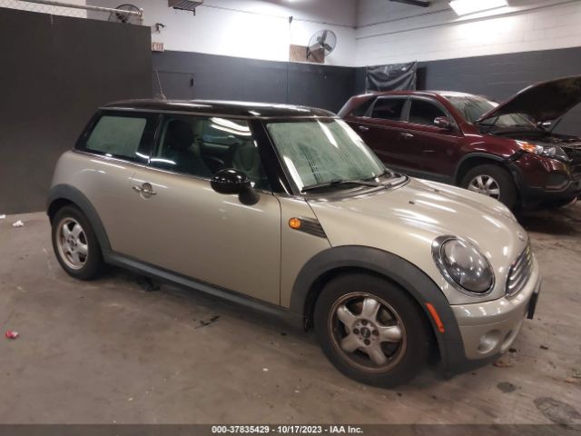 2009 MINI COOPER WMWMF335X9TW75663