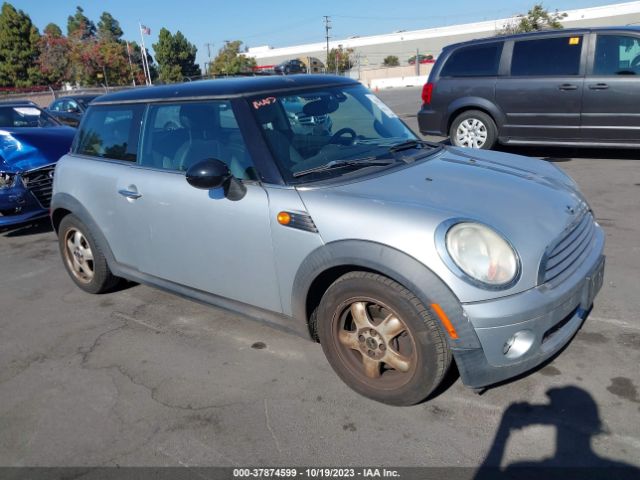 2007 MINI COOPER HARDTOP WMWMF33527TT54004