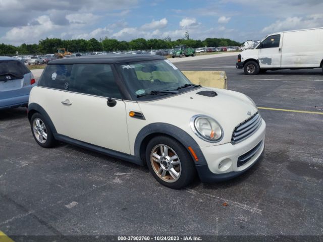 2011 MINI COOPER HARDTOP WMWSU3C55BT252265
