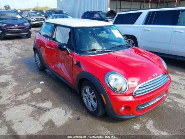 2011 MINI COOPER WMWSU3C5XBT096871