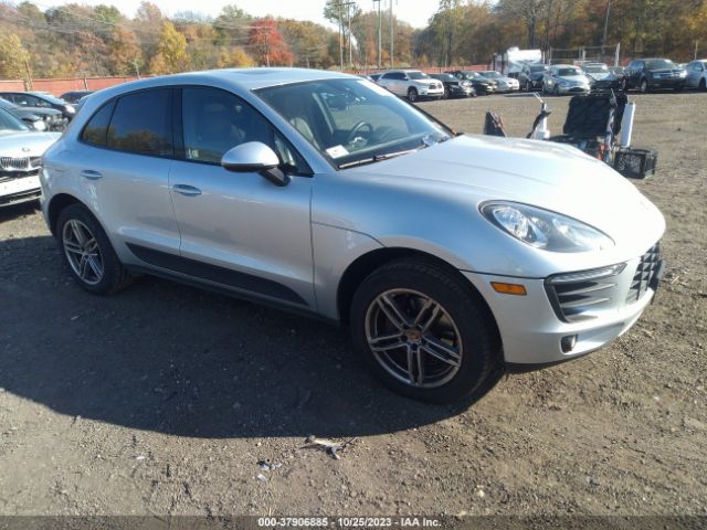 2017 PORSCHE MACAN WP1AA2A58HLB06034