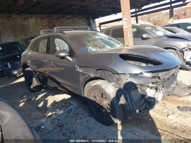 2018 PORSCHE MACAN WP1AG2A55JLB65255