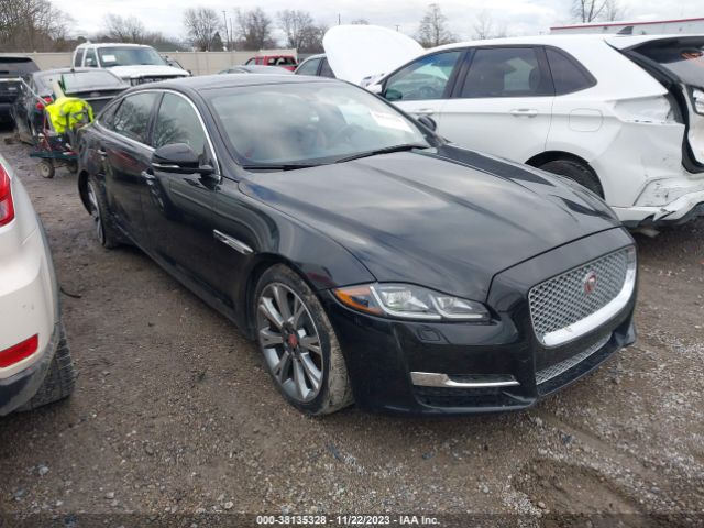 2017 JAGUAR XJ SAJWJ2GD4H8W05326