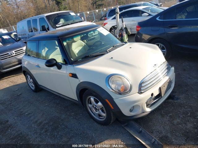 2011 MINI COOPER WMWSU3C53BTX96957