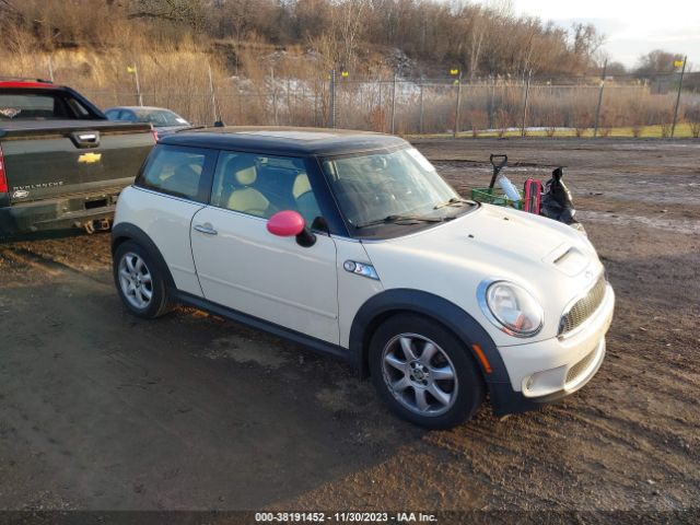 2010 MINI COOPER S WMWMF7C59ATZ71883