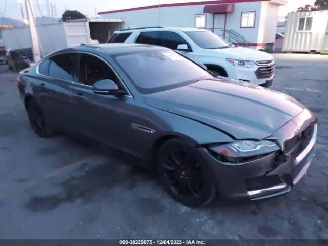 2017 JAGUAR XF SAJBE4BV2HCY38648