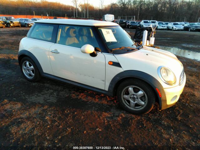 2009 MINI COOPER WMWMF33599TW78876