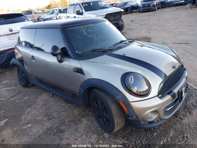 2011 MINI COOPER WMWSU3C57BTX96119