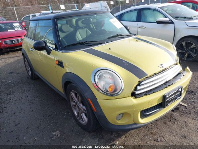 2011 MINI COOPER WMWSU3C57BTX95911
