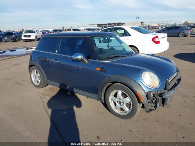 2011 MINI COOPER WMWSU3C52BT099165