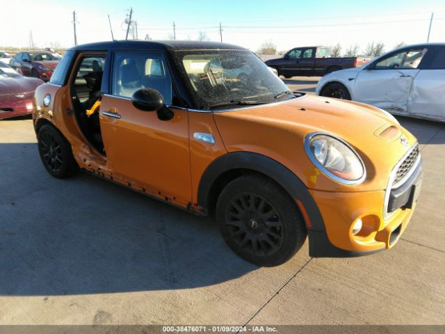 2015 MINI HARDTOP WMWXU3C52F2B56551