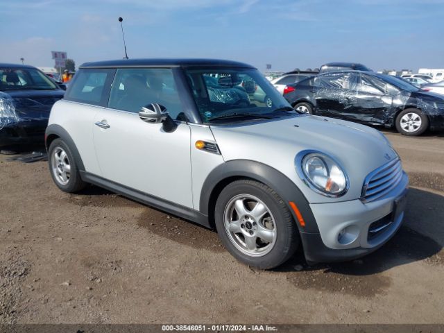2011 MINI COOPER WMWSU3C56BTX95561
