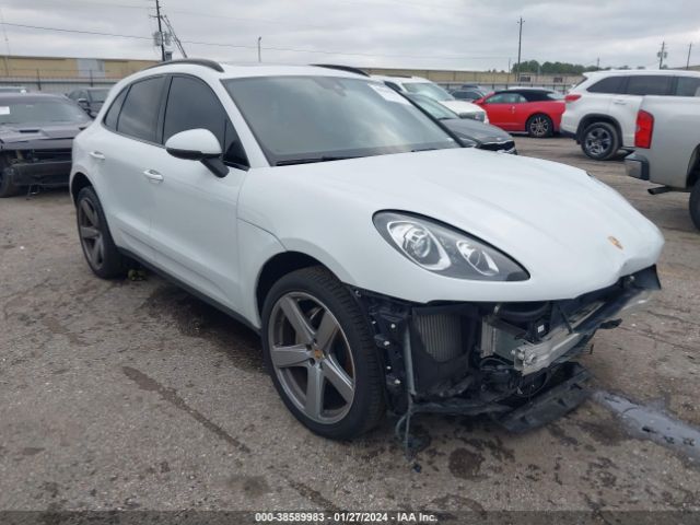 2017 PORSCHE MACAN WP1AB2A58HLB18276