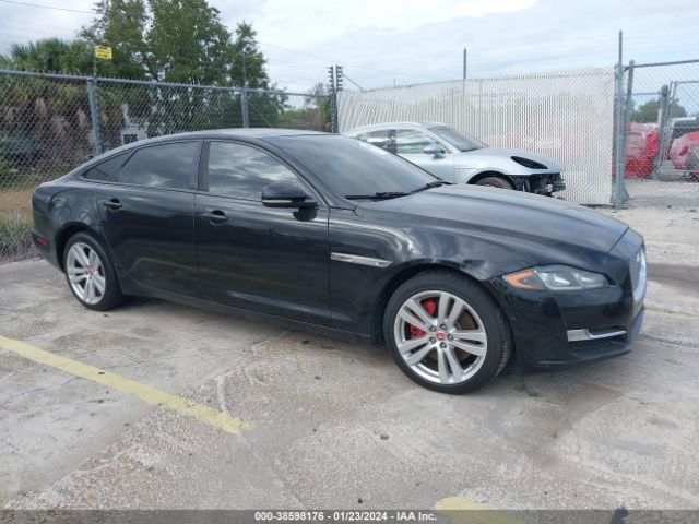 2017 JAGUAR XJ SAJWA2G75H8W04051
