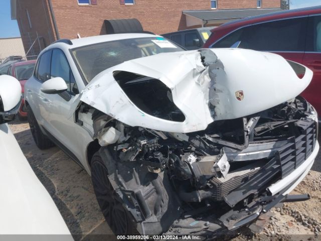 2017 PORSCHE MACAN WP1AA2A57HLB01827