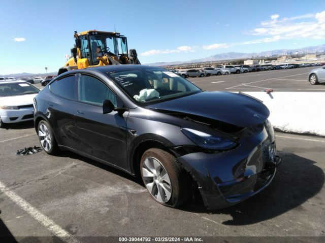 2024 TESLA MODEL Y 7SAYGAEE1RF987153
