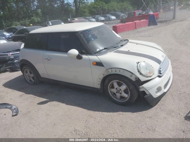 2008 MINI COOPER WMWMF33518TU69131