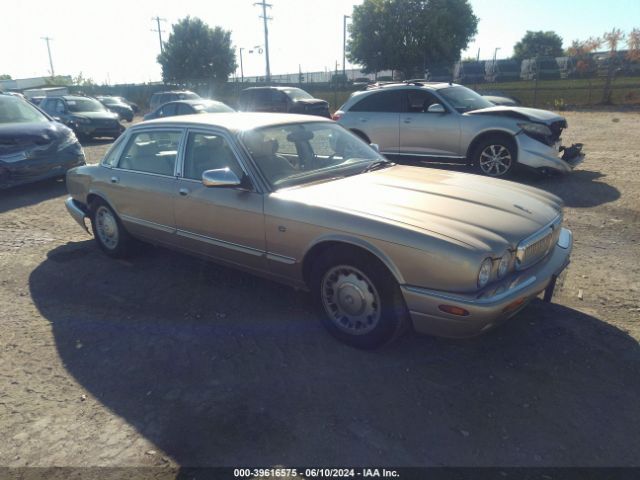 1999 JAGUAR XJ8 SAJKD6040XC875138