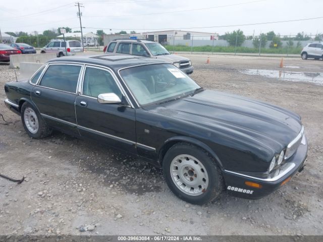 1998 JAGUAR XJ8 SAJKX6247WC818423