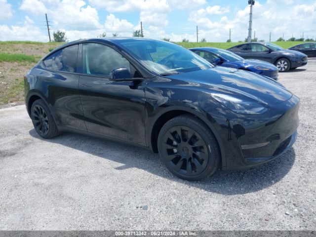 2024 TESLA MODEL Y 7SAYGDED6RF085011