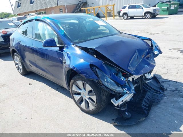 2024 TESLA MODEL Y 7SAYGDEE8RA271980