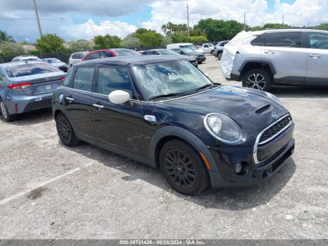 2021 MINI HARDTOP WMWXU9C02M2N11042