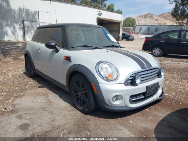 2011 MINI COOPER WMWSU3C59BT097011