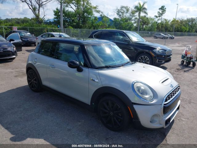 2015 MINI HARDTOP WMWXP7C52F2A59381