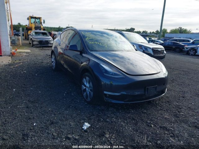 2024 TESLA MODEL Y 7SAYGDEE8RF084239