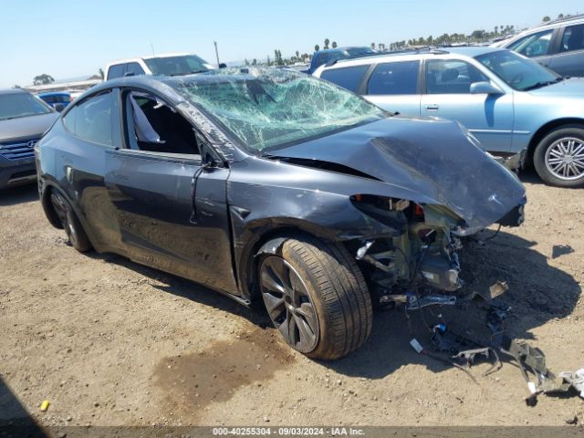 2024 TESLA MODEL Y 7SAYGDEE8RA246903